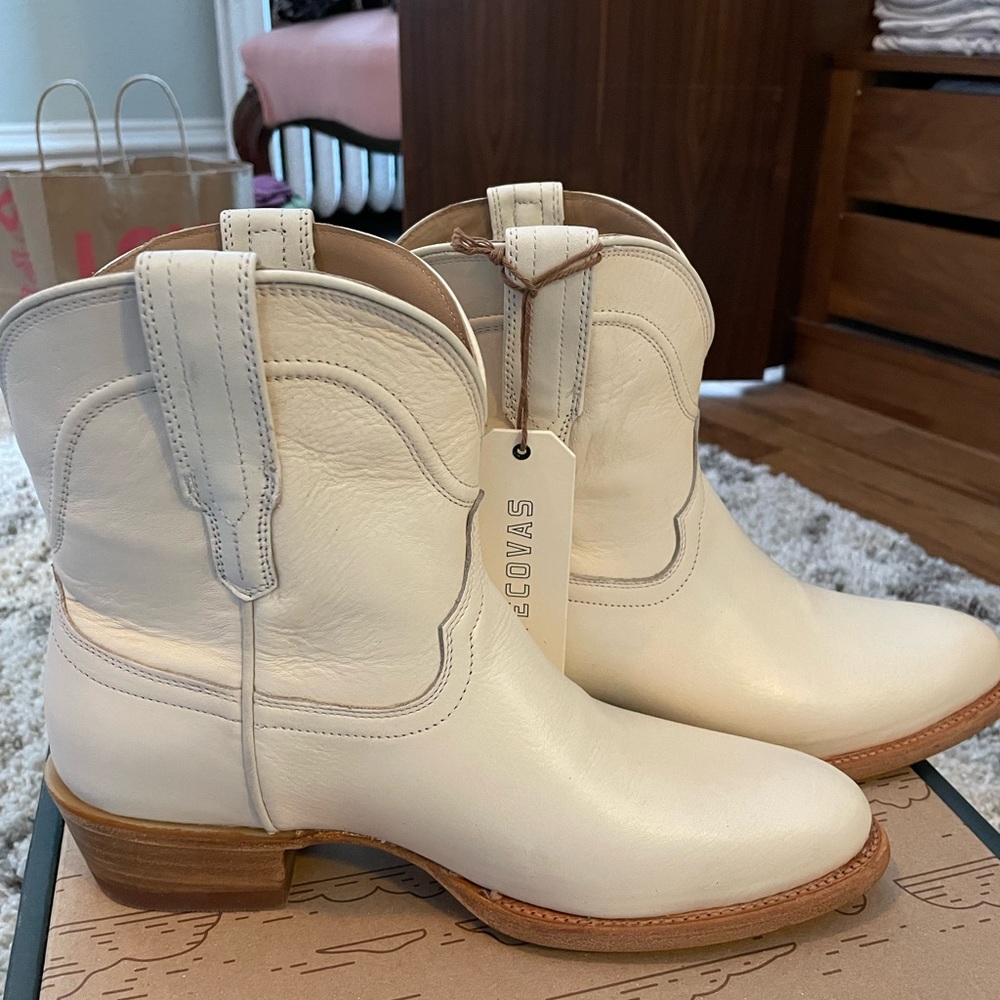 Tecovas Penny Boot in Bone - size 8.5
